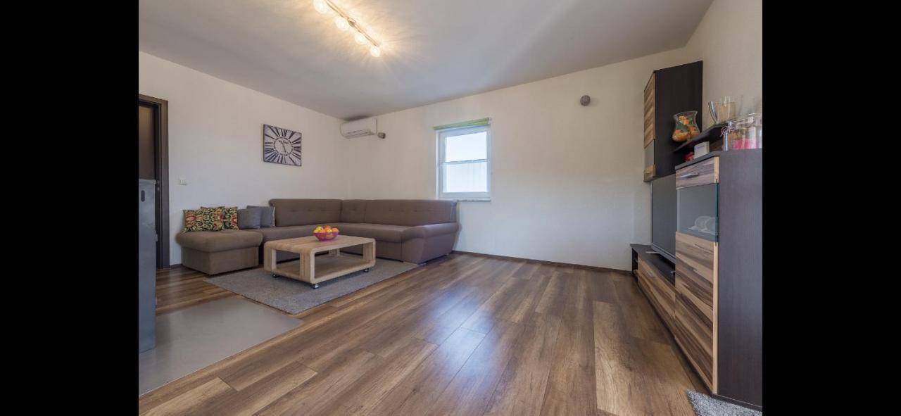 ויר Aurum Luxury Apartments מראה חיצוני תמונה