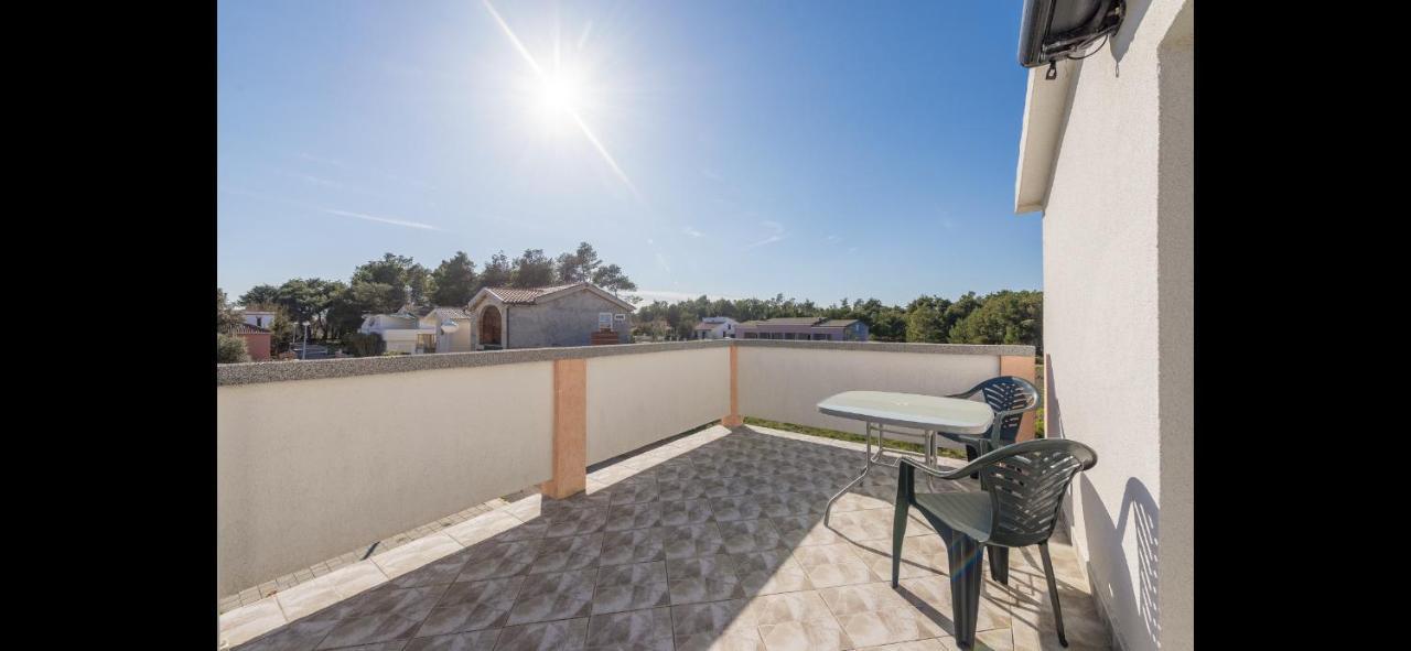 ויר Aurum Luxury Apartments מראה חיצוני תמונה