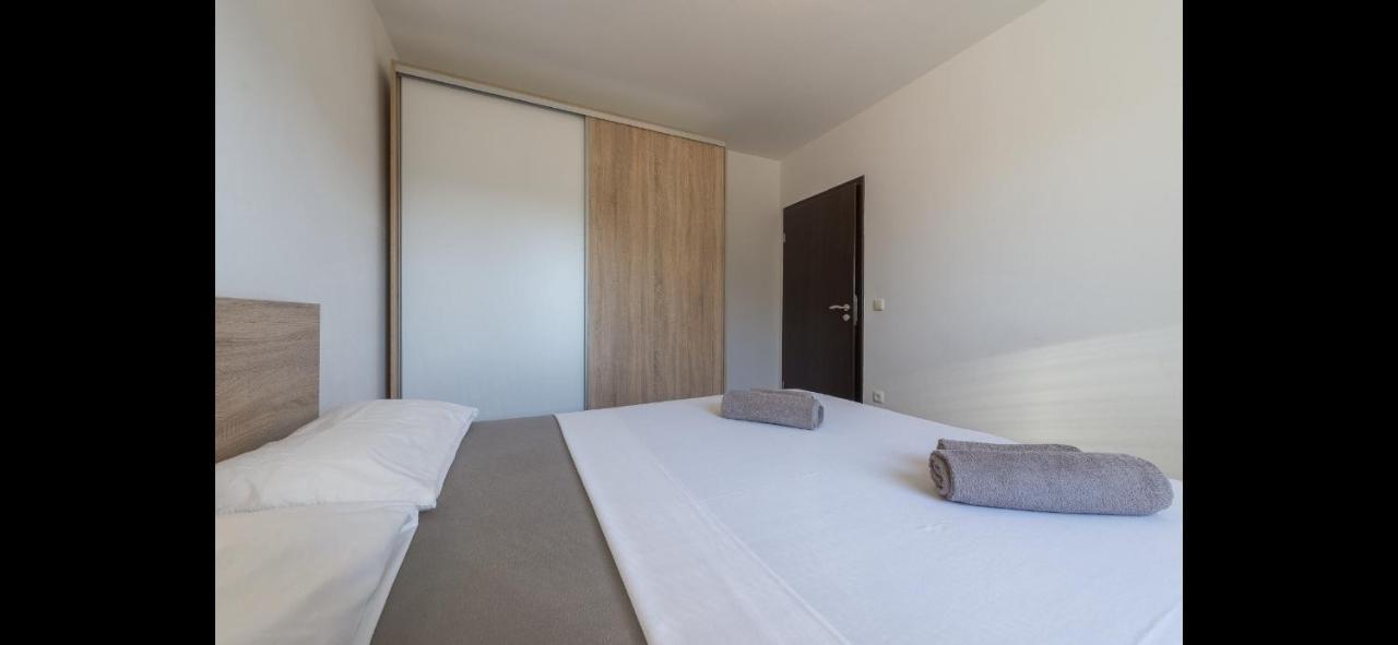 ויר Aurum Luxury Apartments מראה חיצוני תמונה